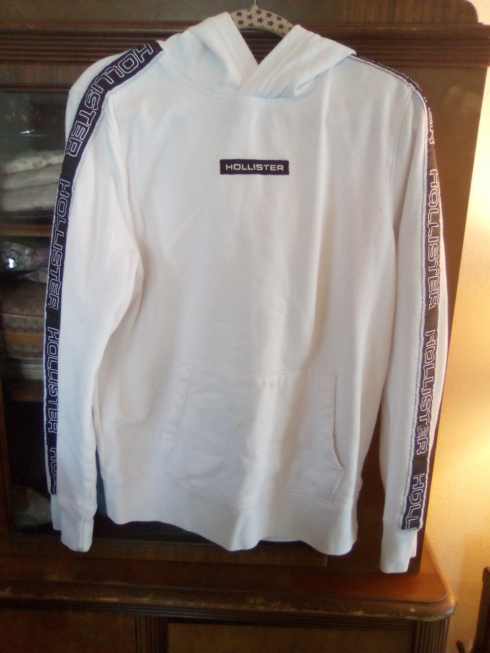 Hollister White Hooded Pullover Sweater